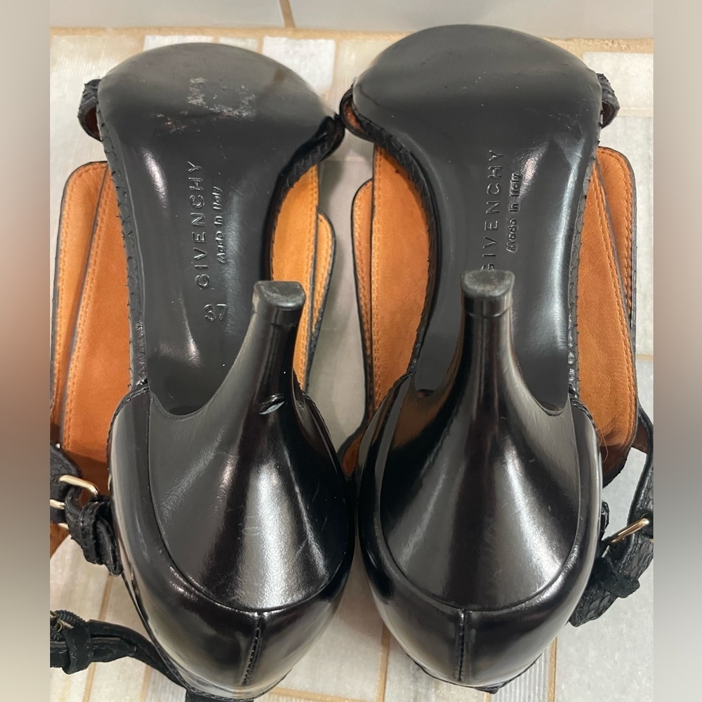 Givenchy Black Snake-Embossed Python Leather Ankle Strap Heels – EU 37 / US 7 - Picture 12 of 16